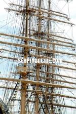 ID 2045 KAIWO MARU (1989/2879grt) - mast and yards of the Japanese Government's sail-training ship, Auckland, NZ.